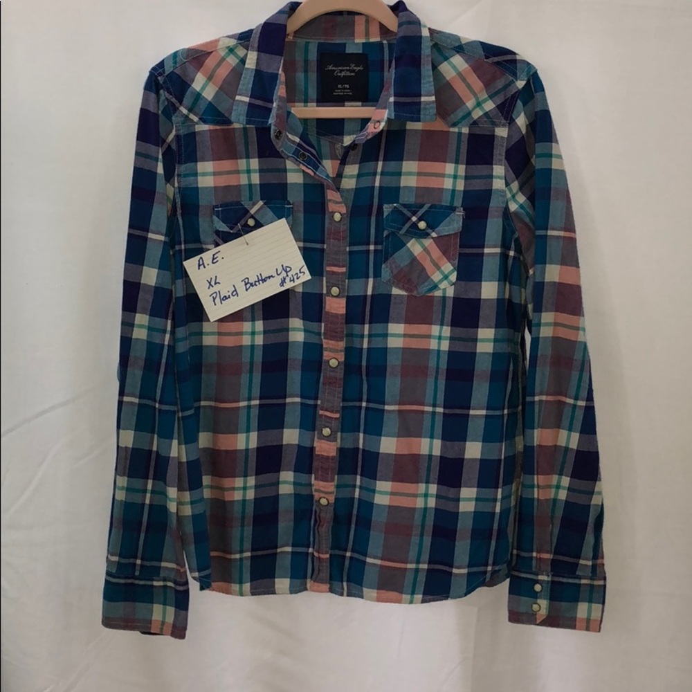 American Eagle plaid button up longsleeve